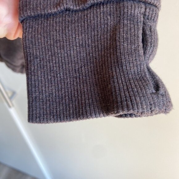 Lululemon Gratitude Wrap - Picture 6 of 8